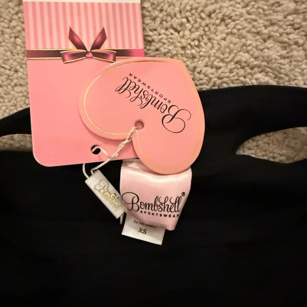 Bombshell Leggings!  NWT- cross listed on Mercari! - Picture 4 of 4